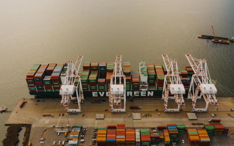 Servicios de carga marítima internacional confiables en Panamá