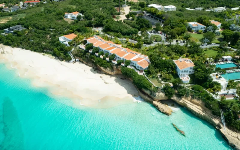 La historia detrás de la isla del Caribe que la IA está llenando de millones